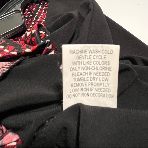 Notations Stylish Chic Comfy Pullover , Sz L, Black with Geometric Pattern - Picture 7 of 7